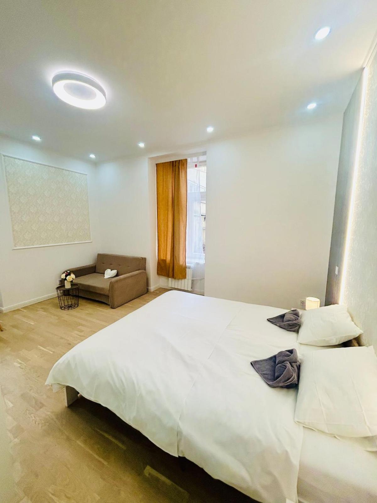 New Design Right Next Wenceslas Square Apartment *